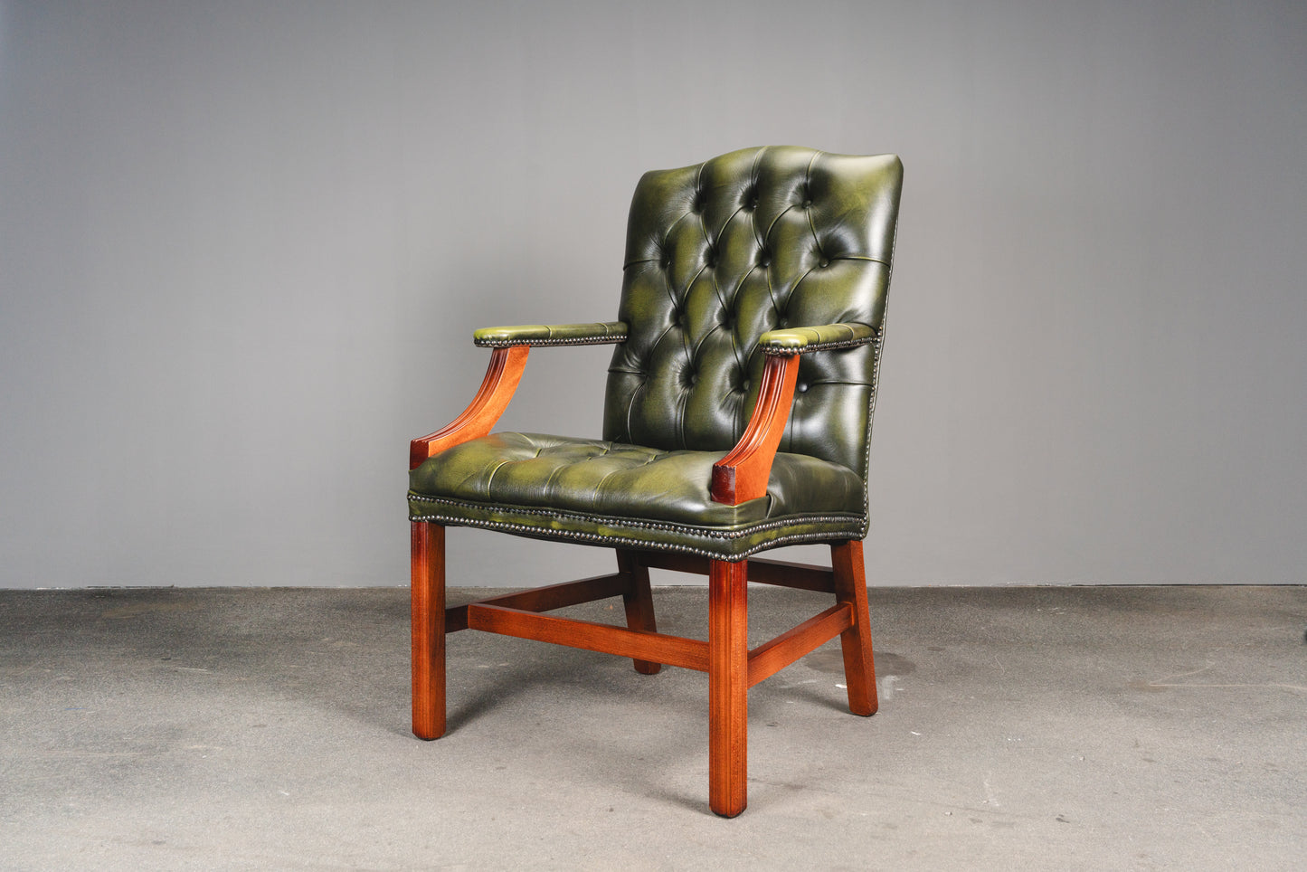 Armlehnensessel im Chesterfield Stil - Ledersessel Stuhl Chair Englischer Stil Lounge Clubsessel Alt Vintage MÖBLINGER