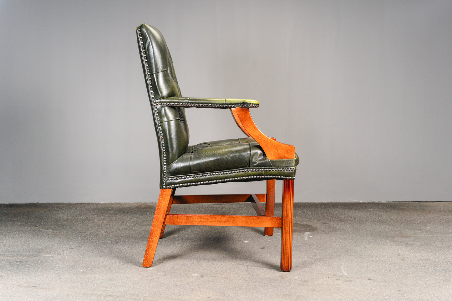 Armlehnensessel im Chesterfield Stil - Ledersessel Stuhl Chair Englischer Stil Lounge Clubsessel Alt Vintage MÖBLINGER