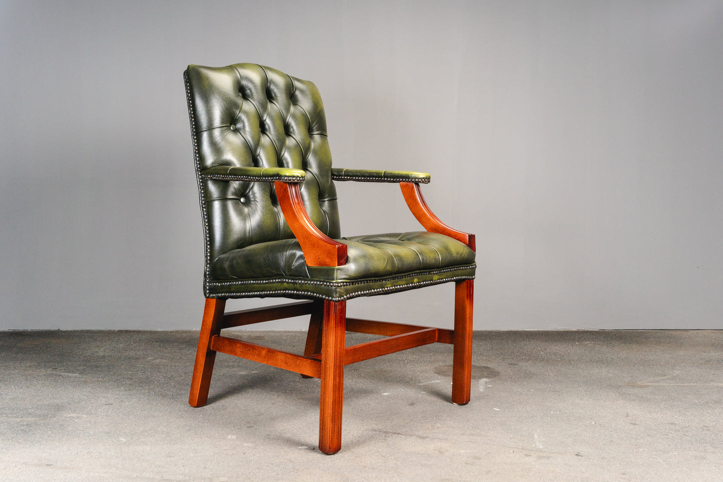 Armlehnensessel im Chesterfield Stil - Ledersessel Stuhl Chair Englischer Stil Lounge Clubsessel Alt Vintage MÖBLINGER