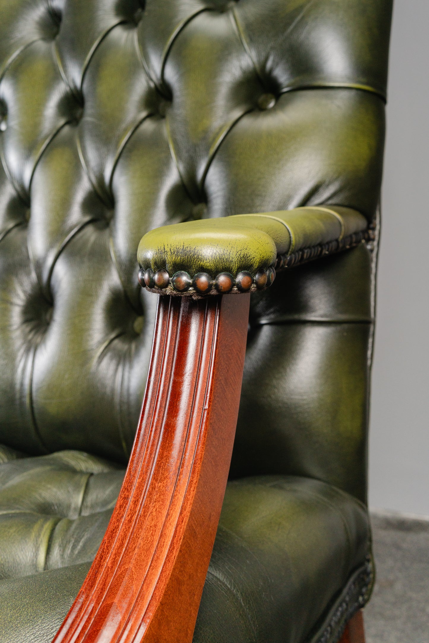 Armlehnensessel im Chesterfield Stil - Ledersessel Stuhl Chair Englischer Stil Lounge Clubsessel Alt Vintage MÖBLINGER