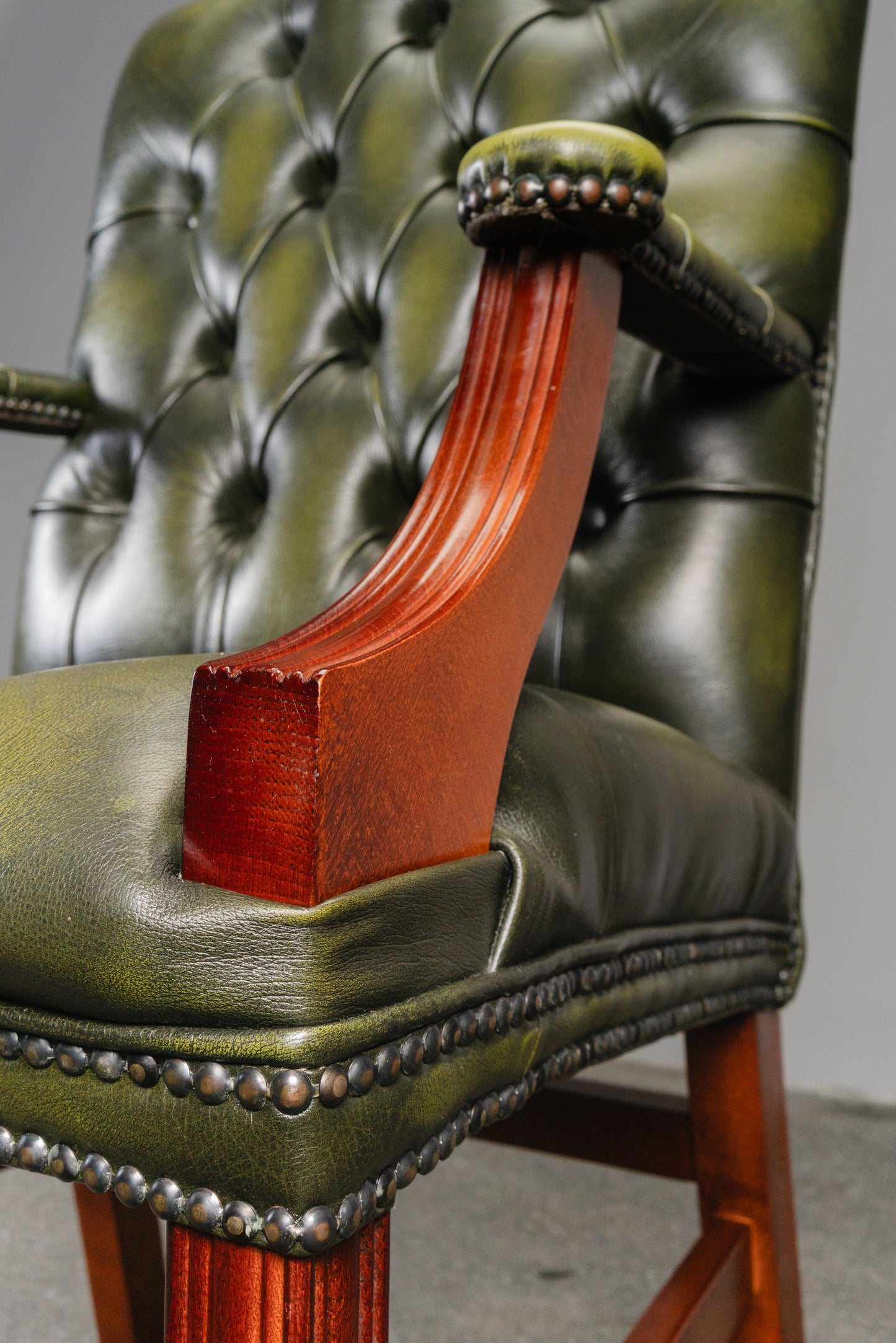 Armlehnensessel im Chesterfield Stil - Ledersessel Stuhl Chair Englischer Stil Lounge Clubsessel Alt Vintage MÖBLINGER