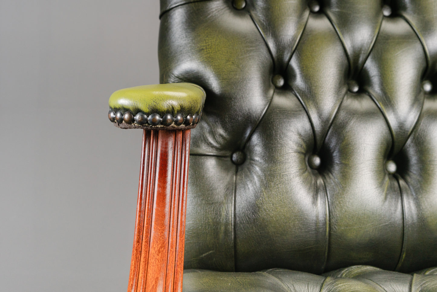 Armlehnensessel im Chesterfield Stil - Ledersessel Stuhl Chair Englischer Stil Lounge Clubsessel Alt Vintage MÖBLINGER