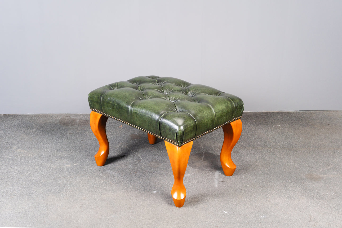 Fußhocker im Chesterfield Stil - Lederhocker Stuhl Chair Englischer Stil Lounge Clubsessel Alt Vintage MÖBLINGER