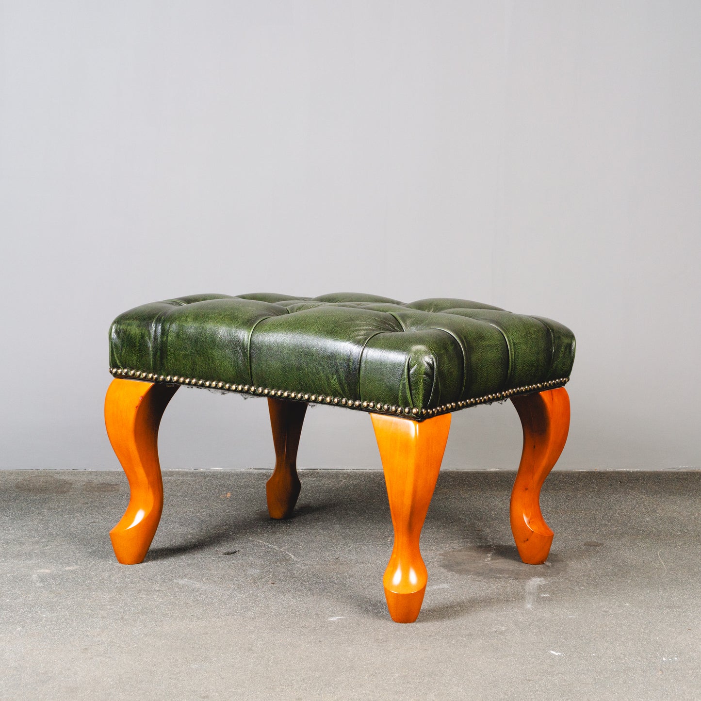 Fußhocker im Chesterfield Stil - Lederhocker Stuhl Chair Englischer Stil Lounge Clubsessel Alt Vintage MÖBLINGER