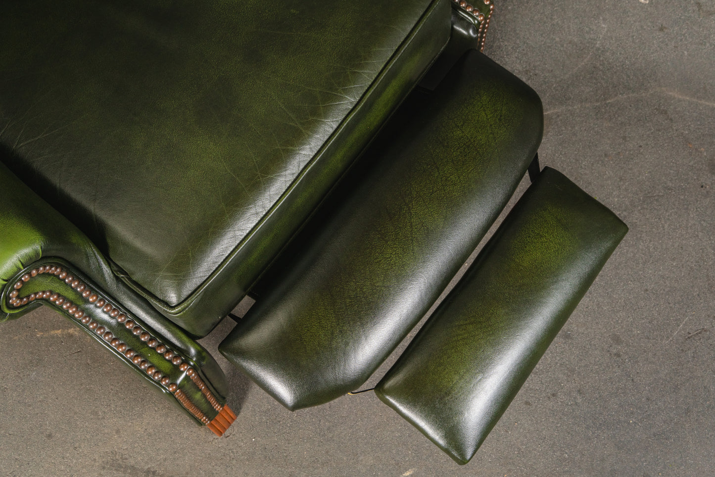 verstellbarer Ledersessel im Chesterfield Stil - Armlehnensessel Stuhl Chair Englischer Stil Lounge Clubsessel Alt Vintage MÖBLINGER