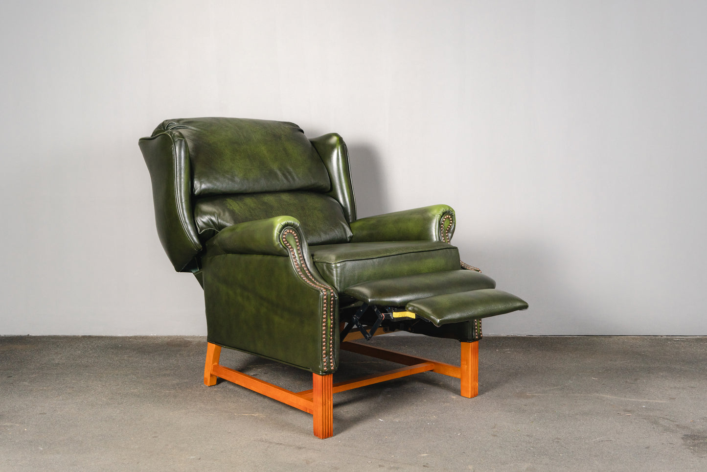 verstellbarer Ledersessel im Chesterfield Stil - Armlehnensessel Stuhl Chair Englischer Stil Lounge Clubsessel Alt Vintage MÖBLINGER