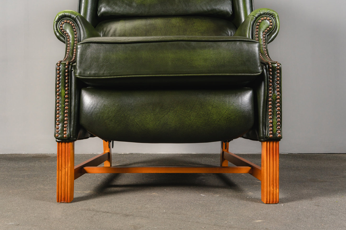 verstellbarer Ledersessel im Chesterfield Stil - Armlehnensessel Stuhl Chair Englischer Stil Lounge Clubsessel Alt Vintage MÖBLINGER