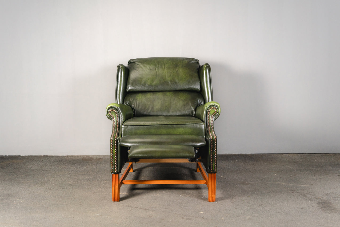verstellbarer Ledersessel im Chesterfield Stil - Armlehnensessel Stuhl Chair Englischer Stil Lounge Clubsessel Alt Vintage MÖBLINGER