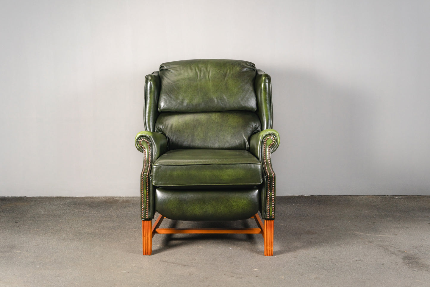 verstellbarer Ledersessel im Chesterfield Stil - Armlehnensessel Stuhl Chair Englischer Stil Lounge Clubsessel Alt Vintage MÖBLINGER
