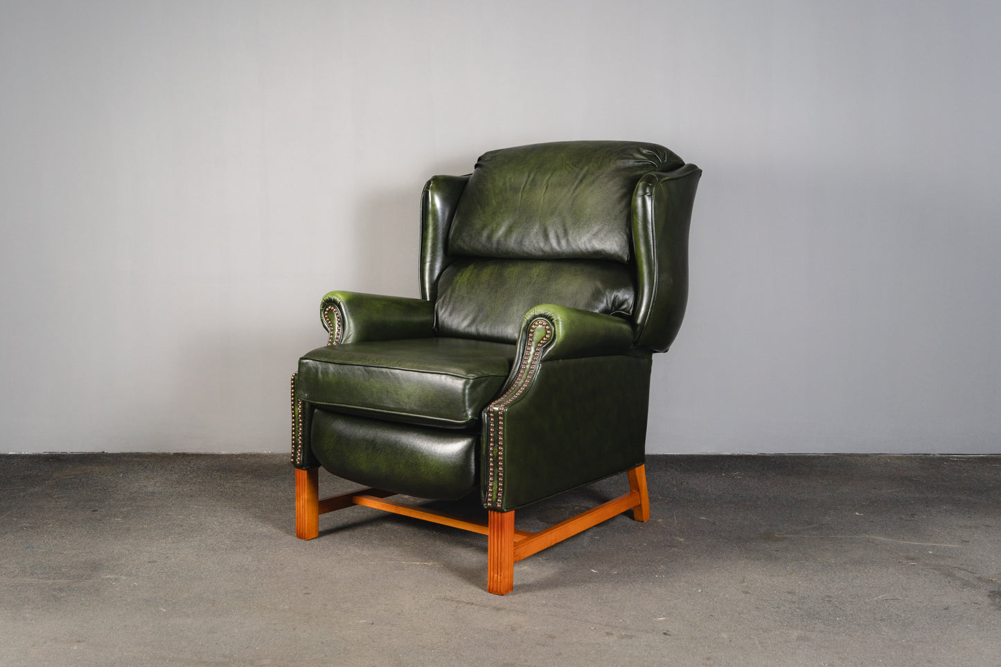 verstellbarer Ledersessel im Chesterfield Stil - Armlehnensessel Stuhl Chair Englischer Stil Lounge Clubsessel Alt Vintage MÖBLINGER