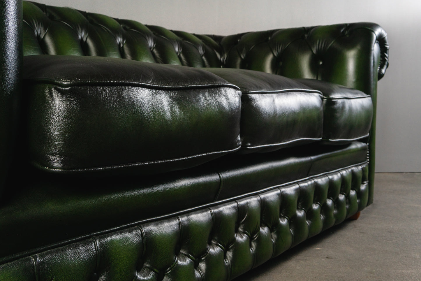 Ledersofa im Chesterfield Stil - Ledercouch Stuhl Chair Englischer Stil Lounge Clubsessel Alt Vintage MÖBLINGER