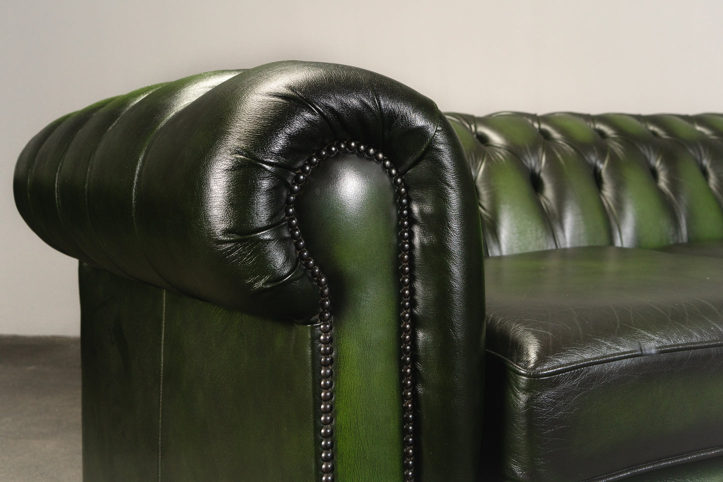 Ledersofa im Chesterfield Stil - Ledercouch Stuhl Chair Englischer Stil Lounge Clubsessel Alt Vintage MÖBLINGER