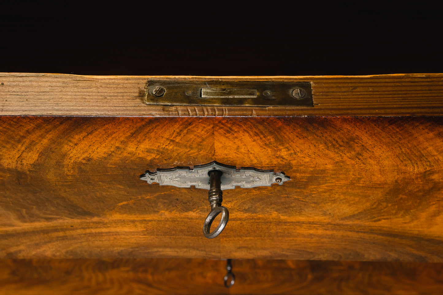 Elegante Louis Philippe Kommode, 2.Hälfte des 19.Jahrhunderts - Schrank Regal Sideboard Alt Antik MÖBLINGER