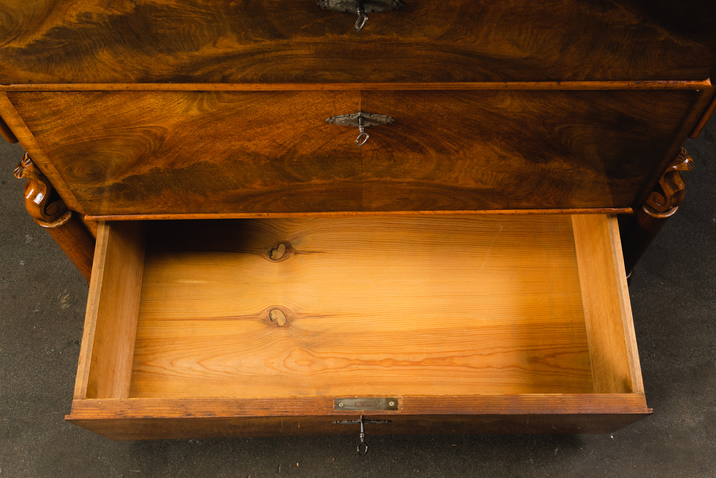 Elegante Louis Philippe Kommode, 2.Hälfte des 19.Jahrhunderts - Schrank Regal Sideboard Alt Antik MÖBLINGER