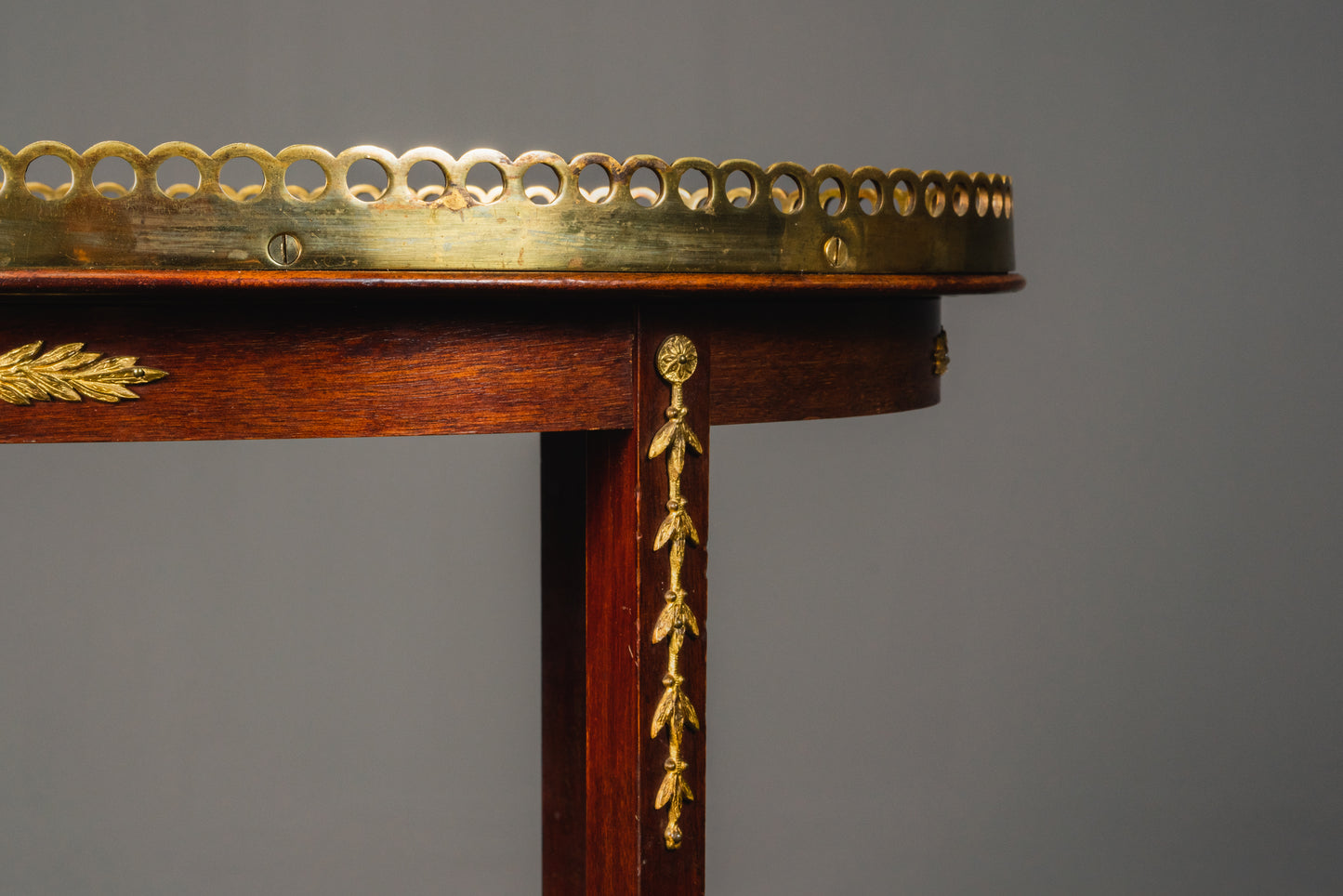 filigraner Beistelltisch im Louis XVI Stil, 1.Hälfte des 20.Jahrhunderts - Tisch Sidetable Blumentisch Sofa Sessel Alt Antik MÖBLINGER