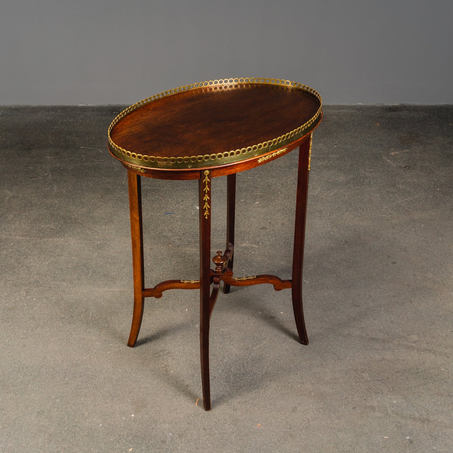 filigraner Beistelltisch im Louis XVI Stil, 1.Hälfte des 20.Jahrhunderts - Tisch Sidetable Blumentisch Sofa Sessel Alt Antik MÖBLINGER