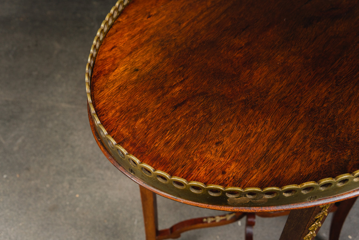 filigraner Beistelltisch im Louis XVI Stil, 1.Hälfte des 20.Jahrhunderts - Tisch Sidetable Blumentisch Sofa Sessel Alt Antik MÖBLINGER