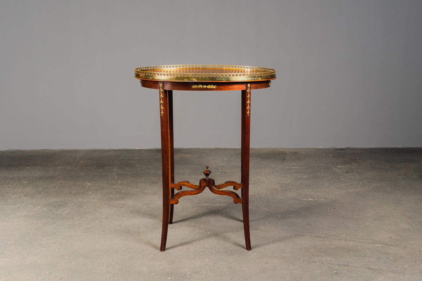 filigraner Beistelltisch im Louis XVI Stil, 1.Hälfte des 20.Jahrhunderts - Tisch Sidetable Blumentisch Sofa Sessel Alt Antik MÖBLINGER