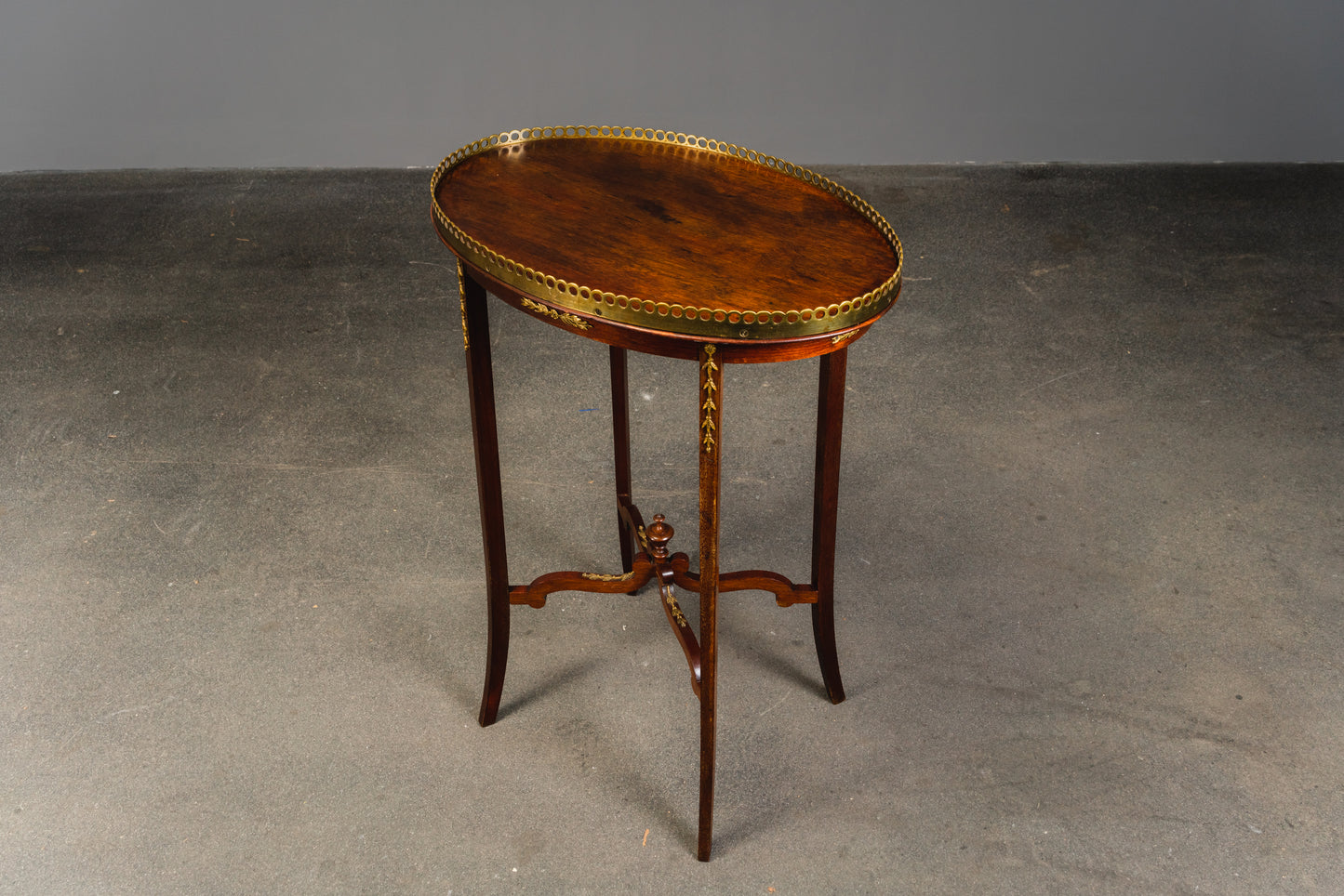 filigraner Beistelltisch im Louis XVI Stil, 1.Hälfte des 20.Jahrhunderts - Tisch Sidetable Blumentisch Sofa Sessel Alt Antik MÖBLINGER