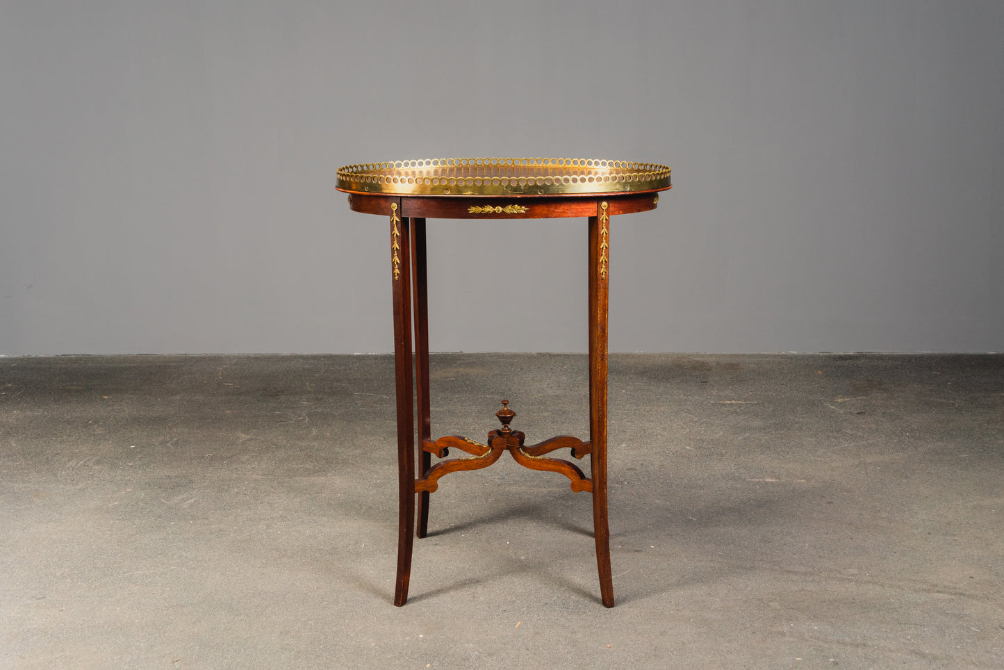 filigraner Beistelltisch im Louis XVI Stil, 1.Hälfte des 20.Jahrhunderts - Tisch Sidetable Blumentisch Sofa Sessel Alt Antik MÖBLINGER