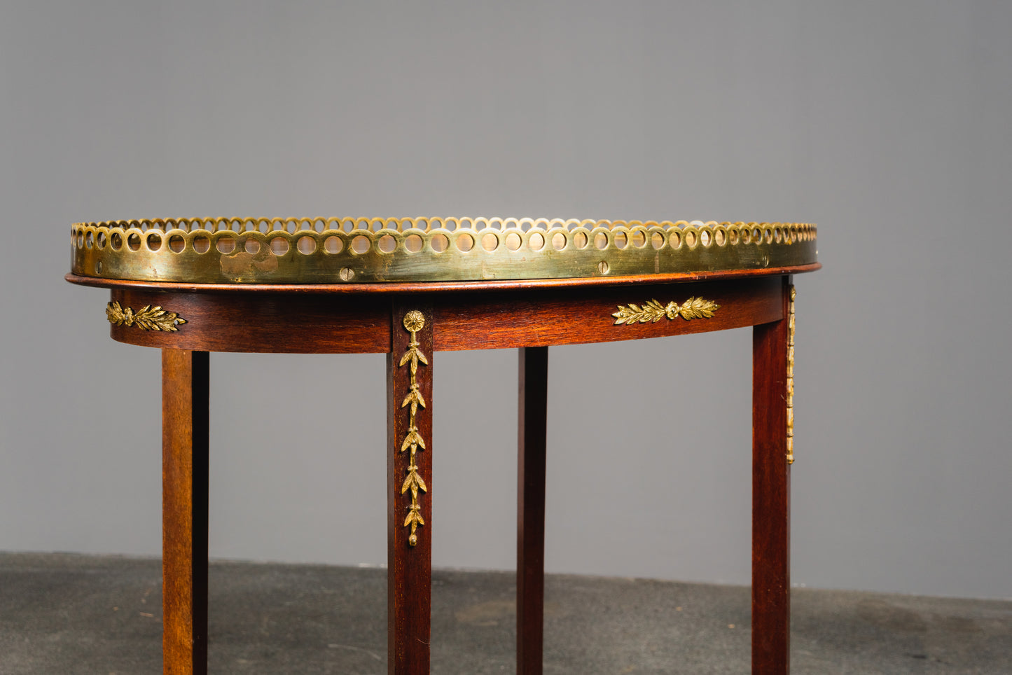 filigraner Beistelltisch im Louis XVI Stil, 1.Hälfte des 20.Jahrhunderts - Tisch Sidetable Blumentisch Sofa Sessel Alt Antik MÖBLINGER