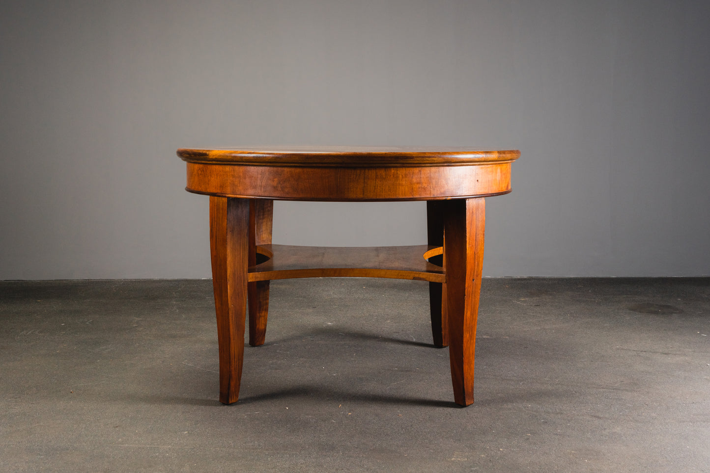 Schlichter Jugendstil Beistelltisch, Anfang des 20.Jahrhunderts - Tisch Table Sidetable Sofa Couch Nussbaum Alt Antik MÖBLINGER