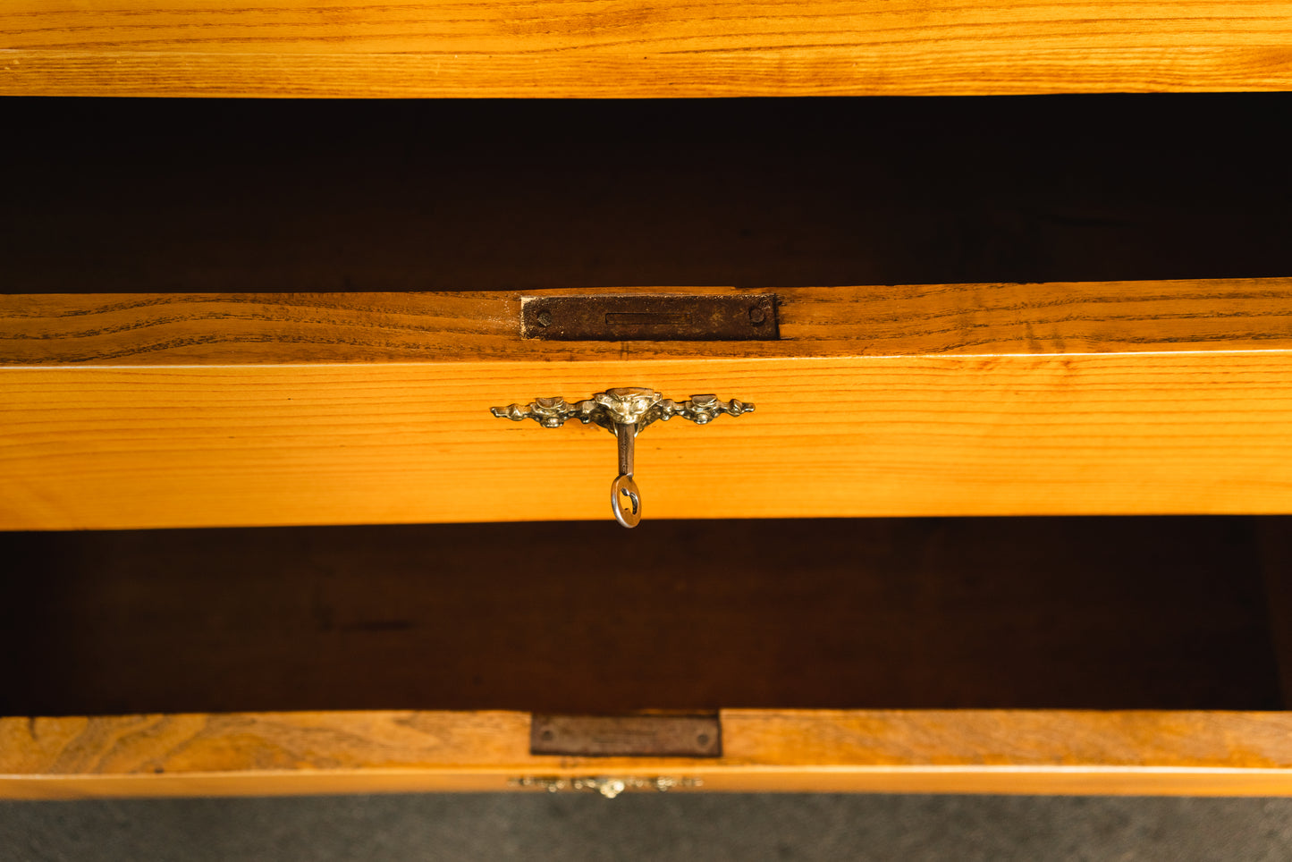 wunderschönes Highboard im Biedermeier Stil, aus dem 19.Jahrhundert - Anrichte Kommode Schrank Sideboard Kleiderschrank Alt Antik MÖBLINGER