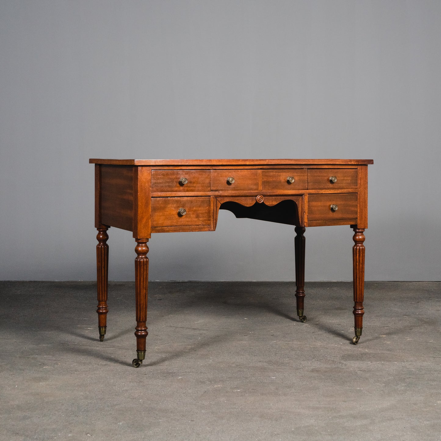 eleganter Schreibtisch im Englischen Stil, aus dem 20.Jahrhundert, Tisch Desk Büro Office Stuhl Alt Vintage MÖBLINGER