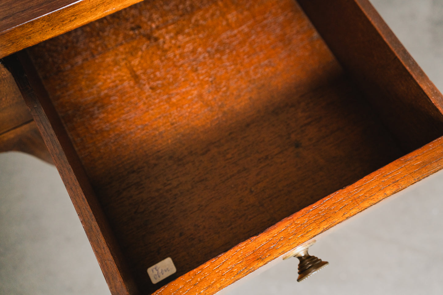 eleganter Schreibtisch im Englischen Stil, aus dem 20.Jahrhundert, Tisch Desk Büro Office Stuhl Alt Vintage MÖBLINGER