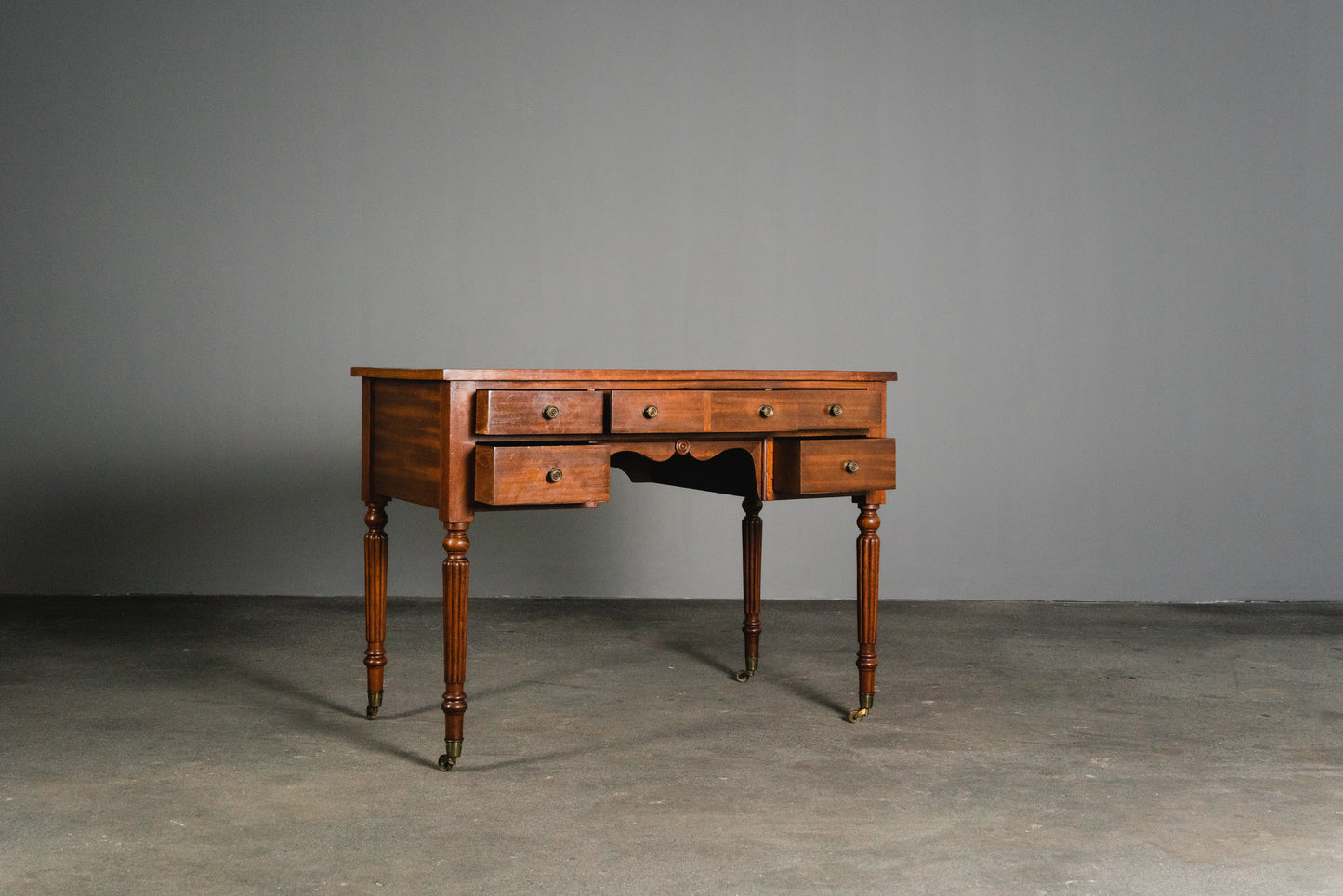 eleganter Schreibtisch im Englischen Stil, aus dem 20.Jahrhundert, Tisch Desk Büro Office Stuhl Alt Vintage MÖBLINGER