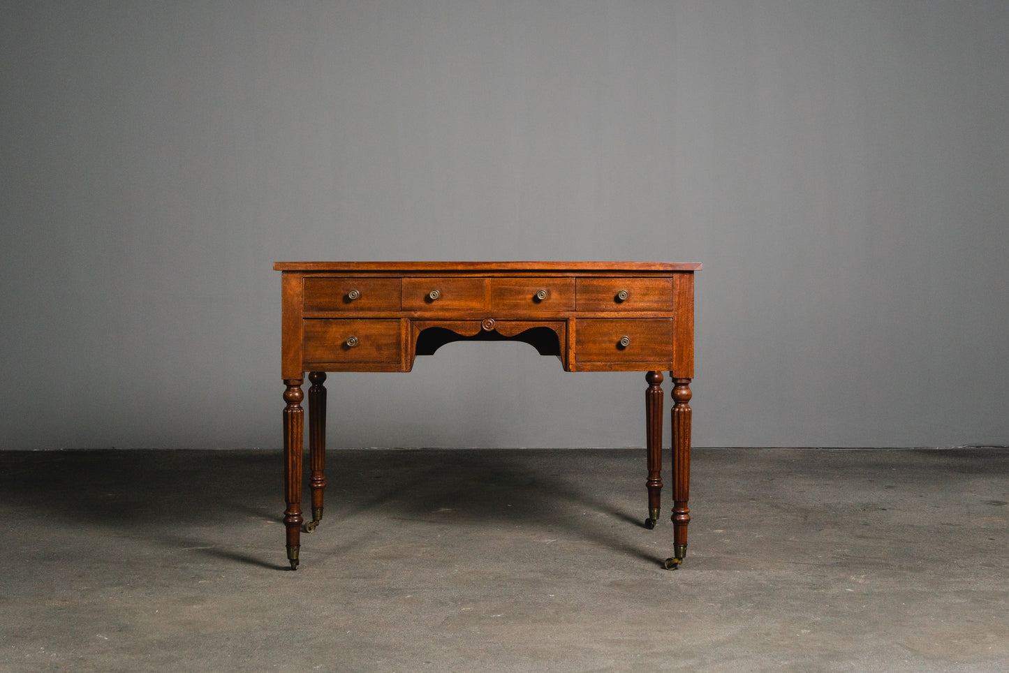 eleganter Schreibtisch im Englischen Stil, aus dem 20.Jahrhundert, Tisch Desk Büro Office Stuhl Alt Vintage MÖBLINGER