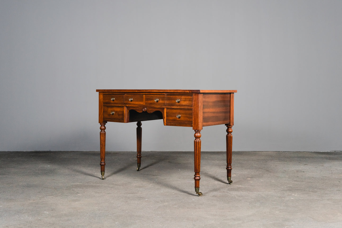 eleganter Schreibtisch im Englischen Stil, aus dem 20.Jahrhundert, Tisch Desk Büro Office Stuhl Alt Vintage MÖBLINGER