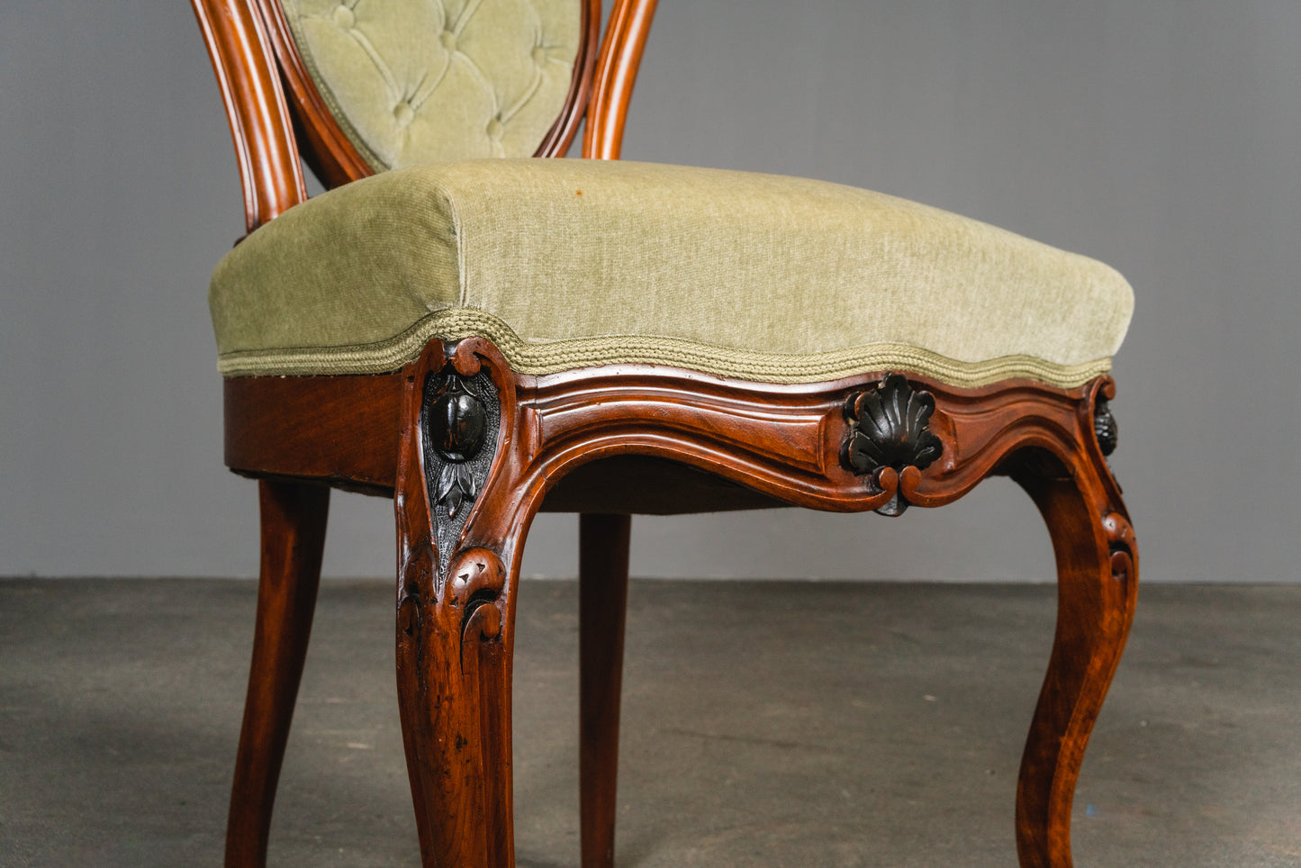 Elegante Louis Philippe Stühle im 4er Set, 2.Hälfte des 19.Jahrhunderts - Stuhl Chair Tisch Esstisch Nussbaum Alt Antik MÖBLINGER