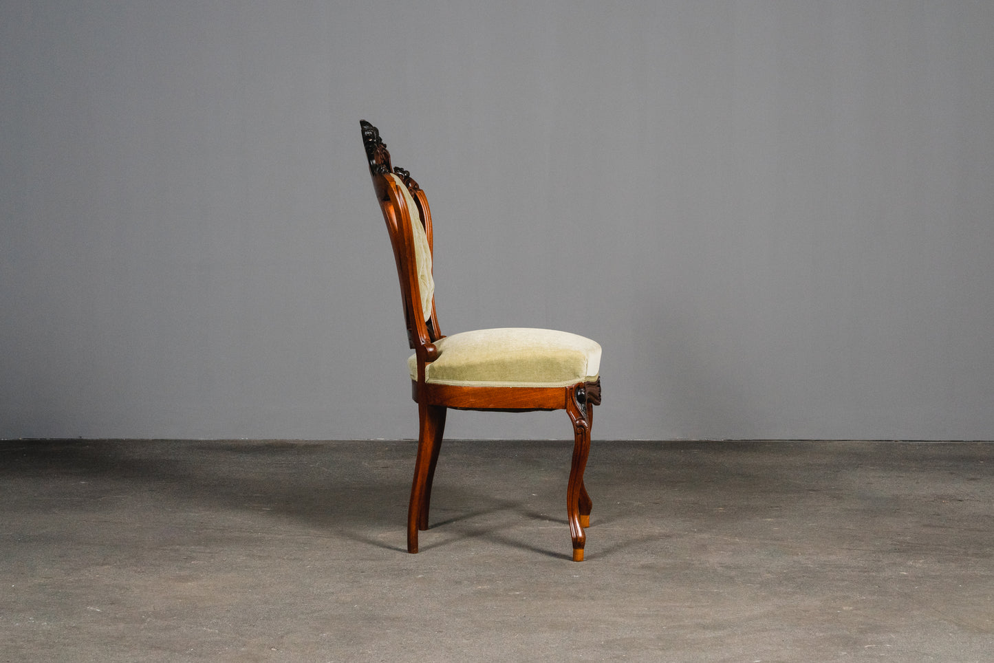 Elegante Louis Philippe Stühle im 4er Set, 2.Hälfte des 19.Jahrhunderts - Stuhl Chair Tisch Esstisch Nussbaum Alt Antik MÖBLINGER