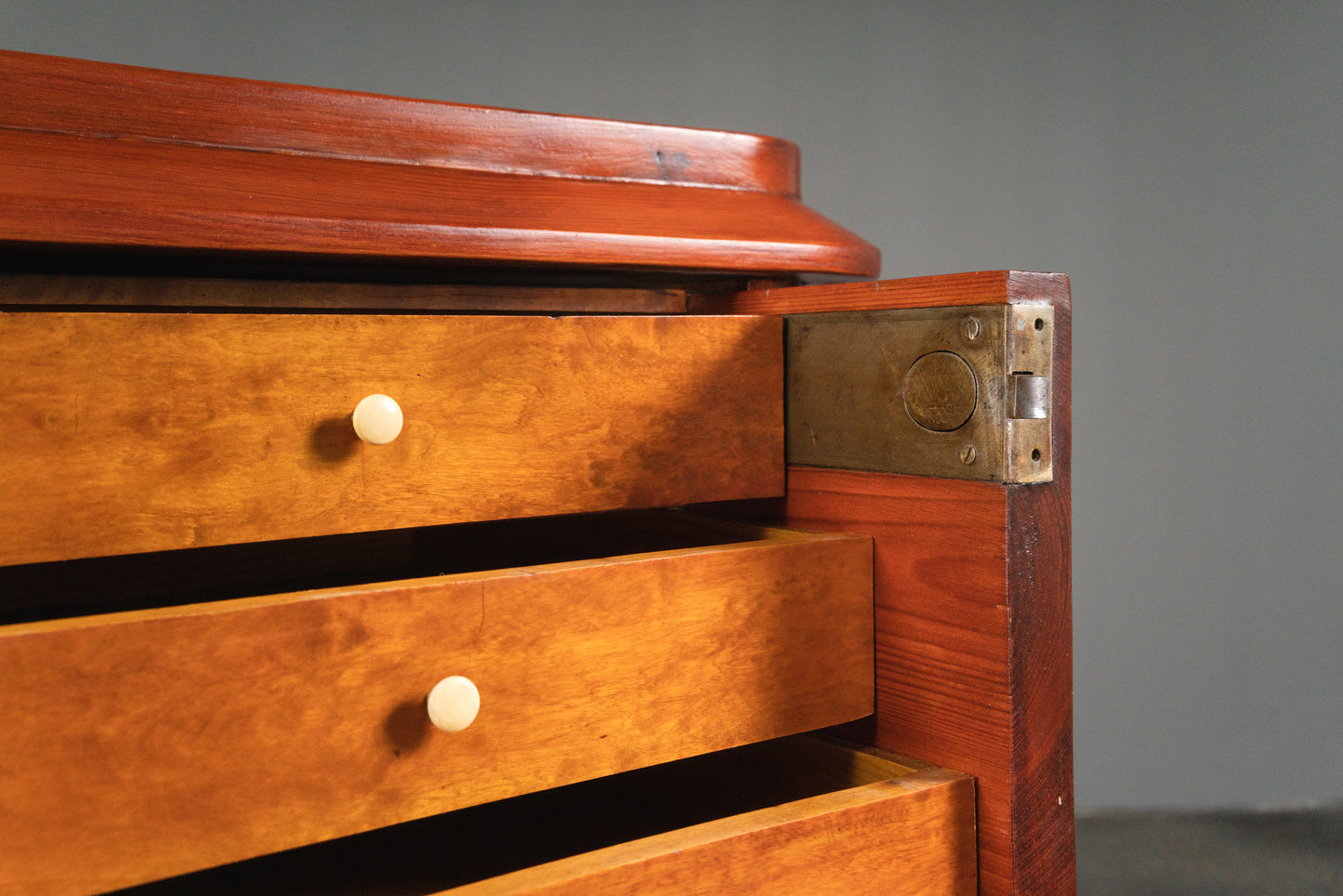 Besondere Kommode mit Sekretärfach im Biedermeier Stil, 1.Hälfte des 19.Jahrhunderts - Schrank Sekretär Schreibtisch Alt Antik MÖBLINGER