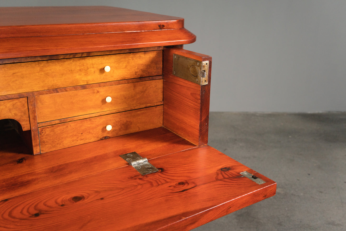 Besondere Kommode mit Sekretärfach im Biedermeier Stil, 1.Hälfte des 19.Jahrhunderts - Schrank Sekretär Schreibtisch Alt Antik MÖBLINGER