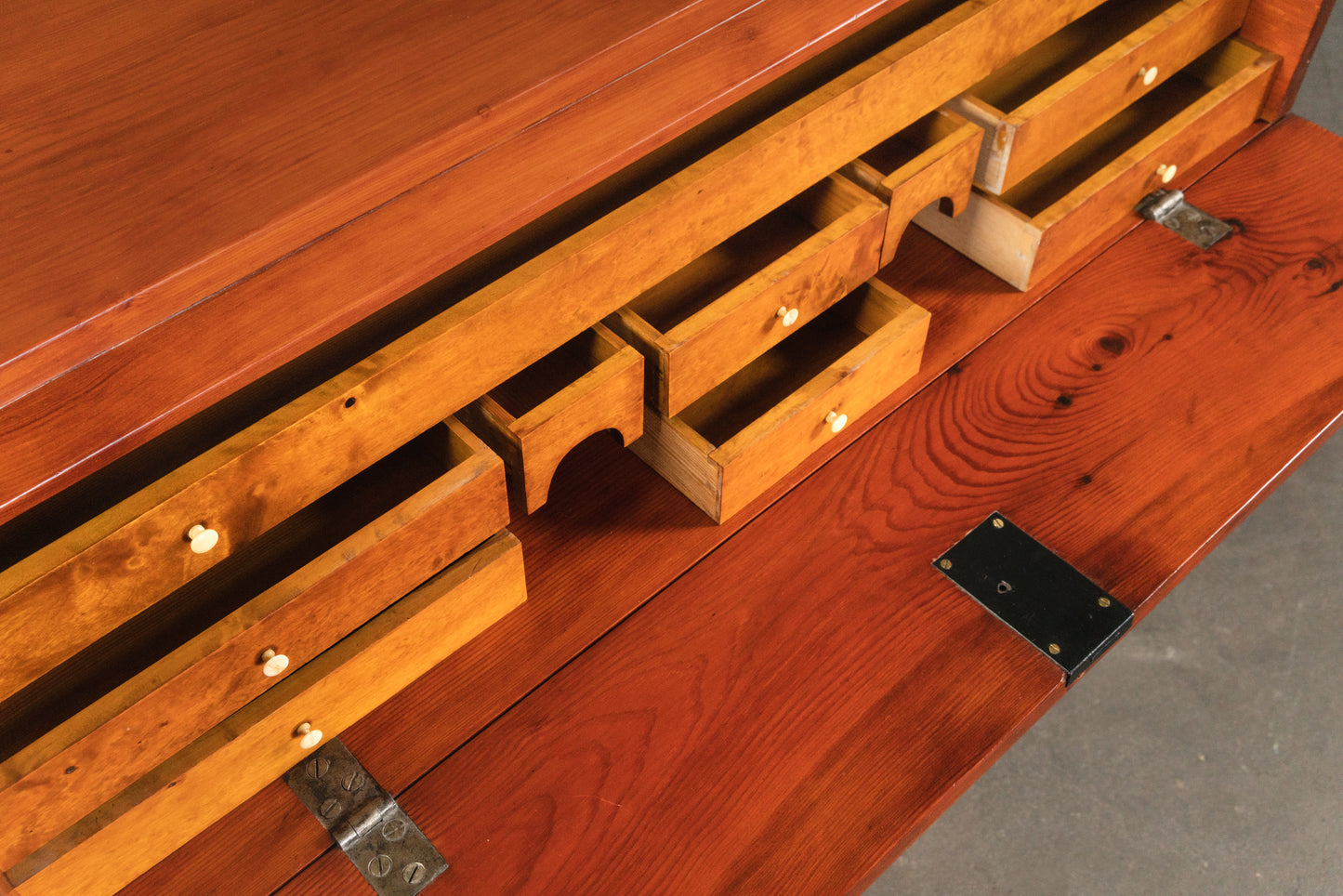 Besondere Kommode mit Sekretärfach im Biedermeier Stil, 1.Hälfte des 19.Jahrhunderts - Schrank Sekretär Schreibtisch Alt Antik MÖBLINGER