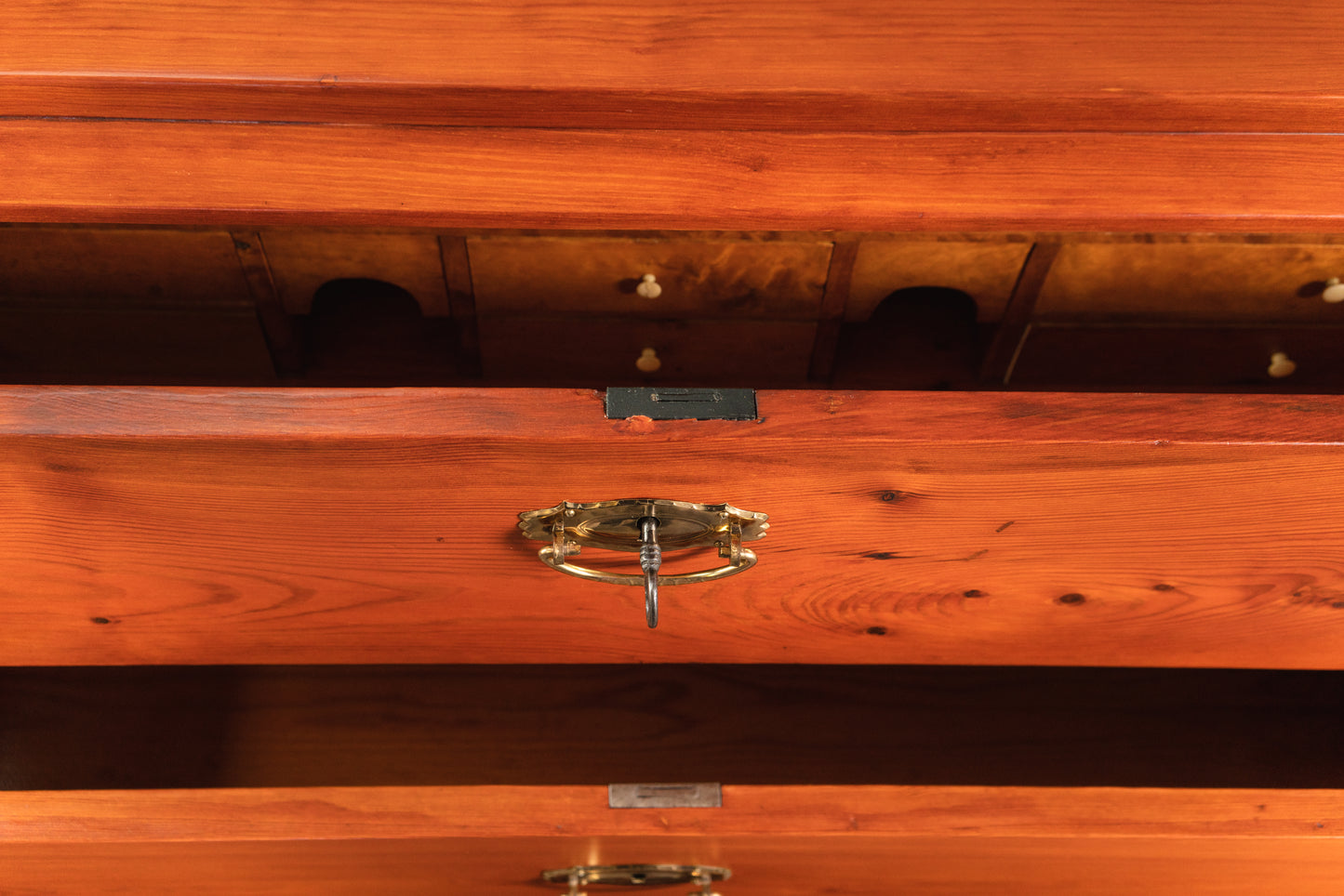 Besondere Kommode mit Sekretärfach im Biedermeier Stil, 1.Hälfte des 19.Jahrhunderts - Schrank Sekretär Schreibtisch Alt Antik MÖBLINGER