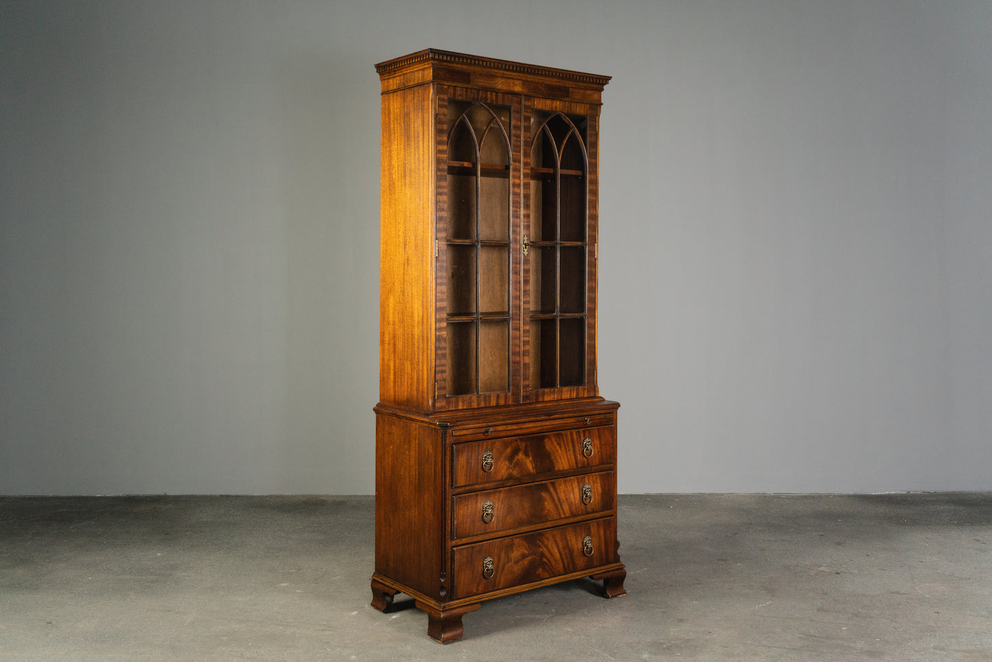 Eleganter Bücherschrank im Englischen Stil, 2.Hälfte des 20.Jahrhunderts - Vitrine Schrank Kommode Regal Alt Vintage MÖBLINGER