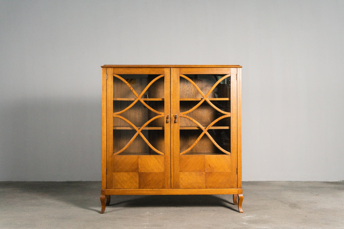 Eleganter Jugendstil Bücherschrank, Anfang des 20.Jahrhunderts - Vitrine Sideboard Highboard Kommode Eiche Alt Antik MÖBLINGER
