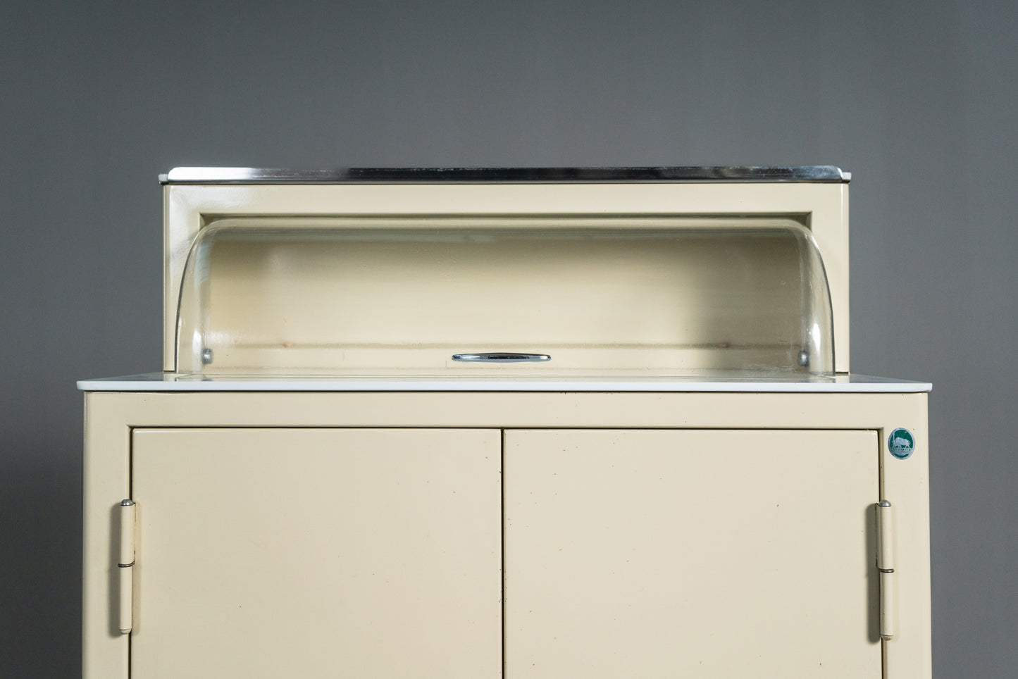 Cooler Medizinschrank im Industriedesign, Mitte des 20.Jahrhunderts - Arztschrank Arzt Schrank Industrial Kommode Regal Alt Vintage MÖBLINGER