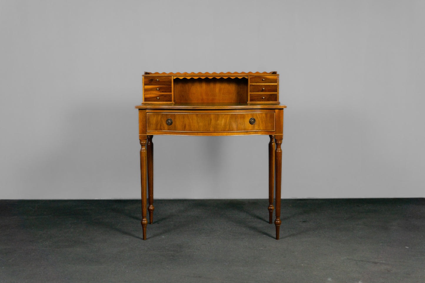 Eleganter Damensekretär im Englischen Stil -  Schreibtisch Sekretär Desk Büro Office Alt Vintage MÖBLINGER