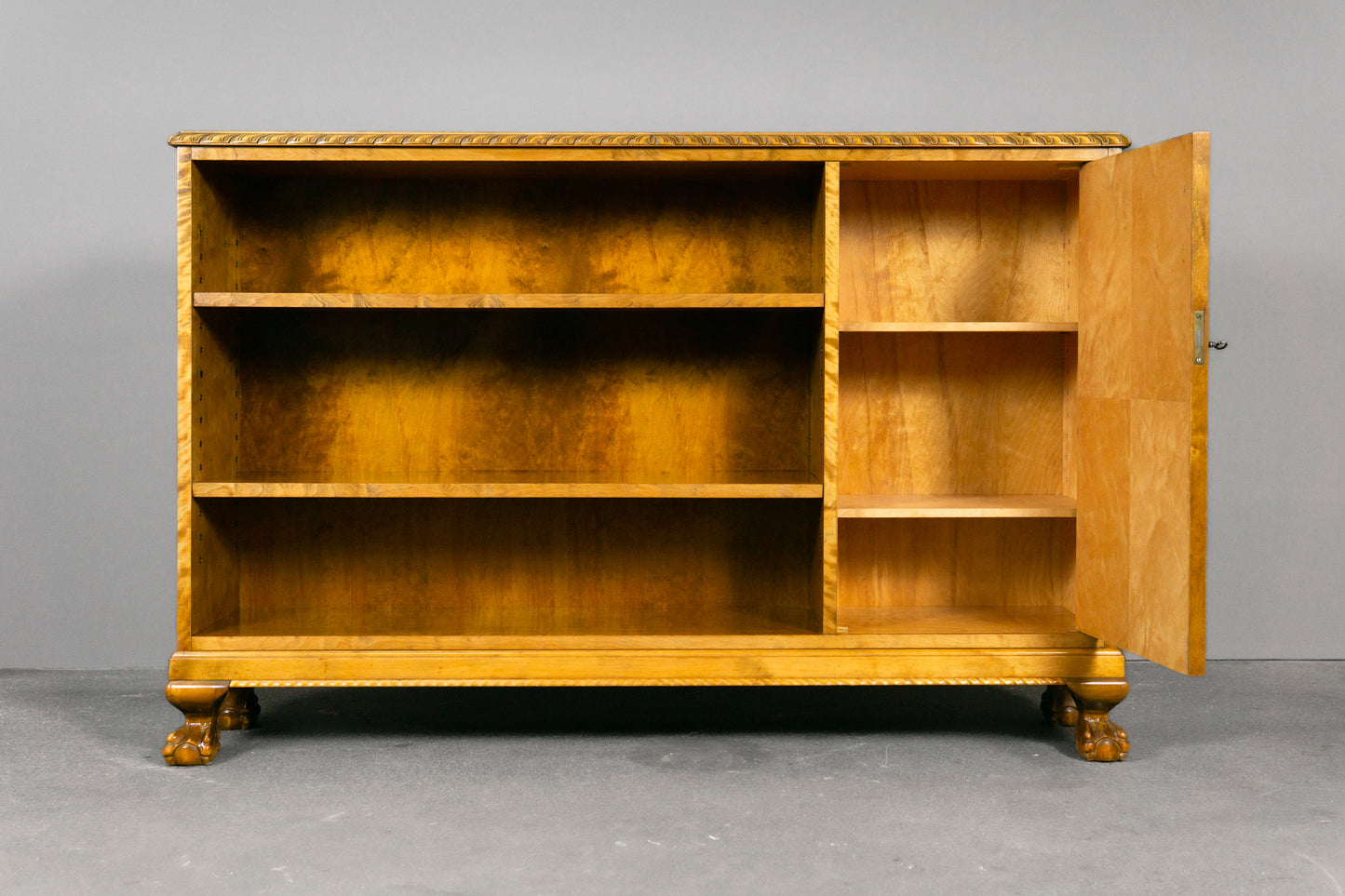 Stilvolles Neorenaissance Bücherregal, erste Hälfte des 20.Jahrhunderts - kleines Regal Antike Kommode Konsole Schrank Sideboard Alt Antik MÖBLINGER