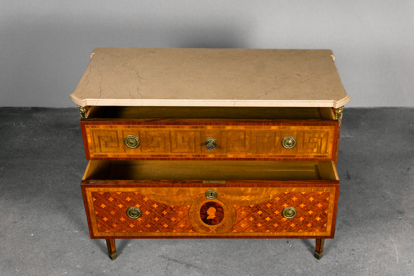 Wunderschöne Kommode im Louis XVI Stil, 2.Hälfte des 20.Jahrhunderts - Schrank Anrichte Regal Sideboard Vintage Alt MÖBLINGER