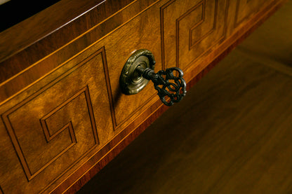 Wunderschöne Kommode im Louis XVI Stil, 2.Hälfte des 20.Jahrhunderts - Schrank Anrichte Regal Sideboard Vintage Alt MÖBLINGER