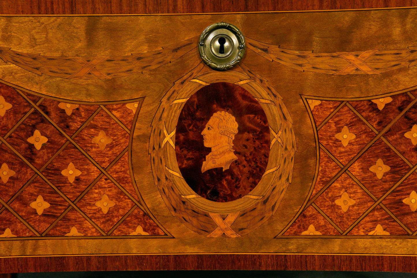 Wunderschöne Kommode im Louis XVI Stil, 2.Hälfte des 20.Jahrhunderts - Schrank Anrichte Regal Sideboard Vintage Alt MÖBLINGER