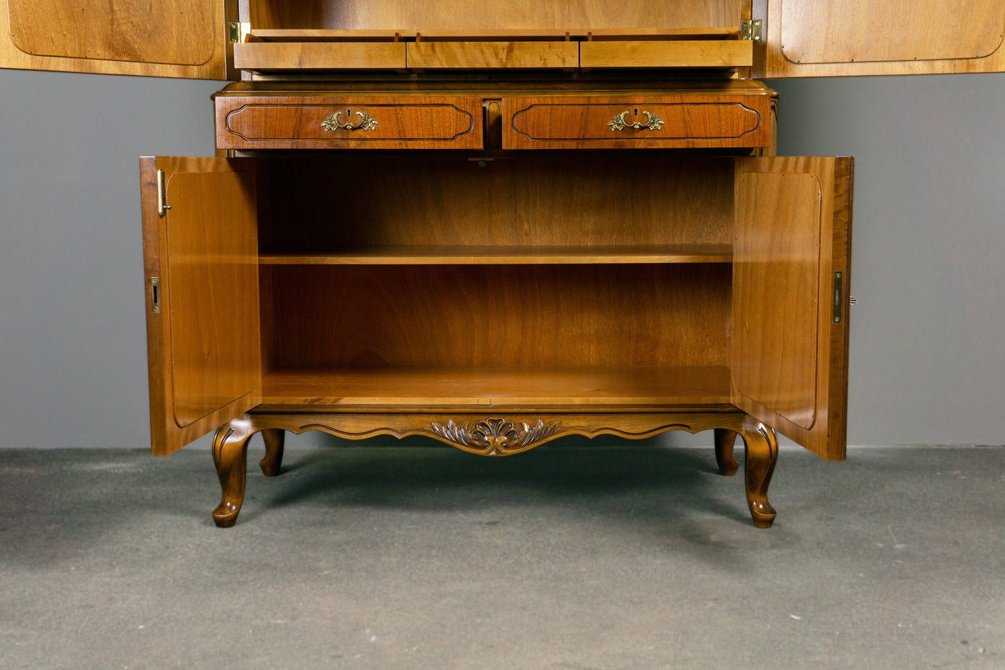 Schöner Buffetschrank im Barockstil, 2.Hälfte des 20.Jahrhunderts - Schrank Kommode Kleiderschrank Wäscheschrank Regal Alt Vintage MÖBLINGER