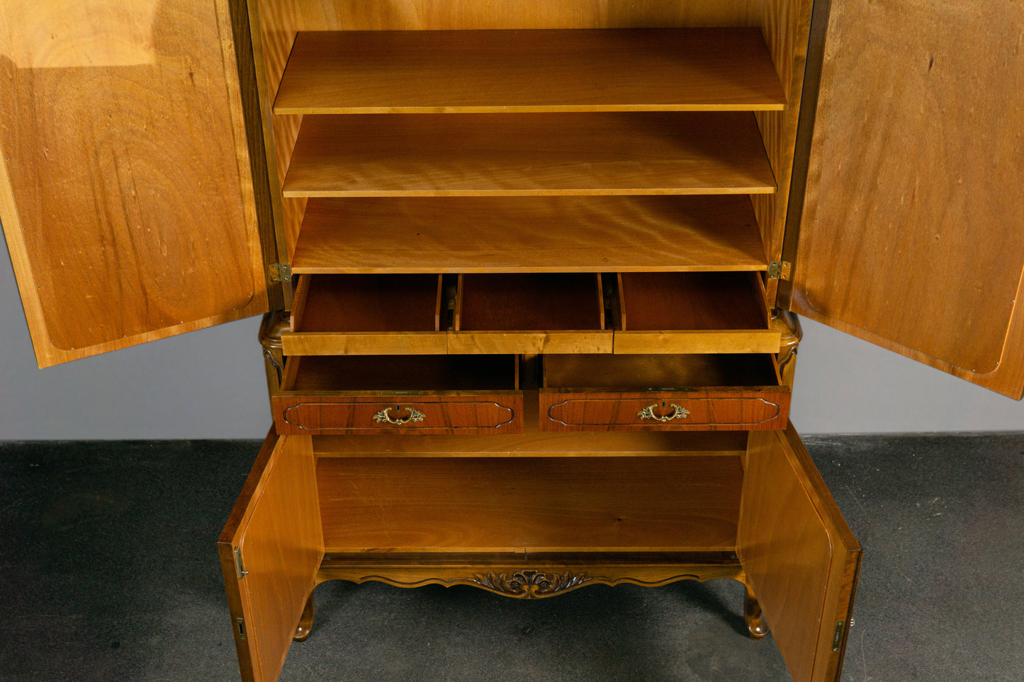 Schöner Buffetschrank im Barockstil, 2.Hälfte des 20.Jahrhunderts - Schrank Kommode Kleiderschrank Wäscheschrank Regal Alt Vintage MÖBLINGER