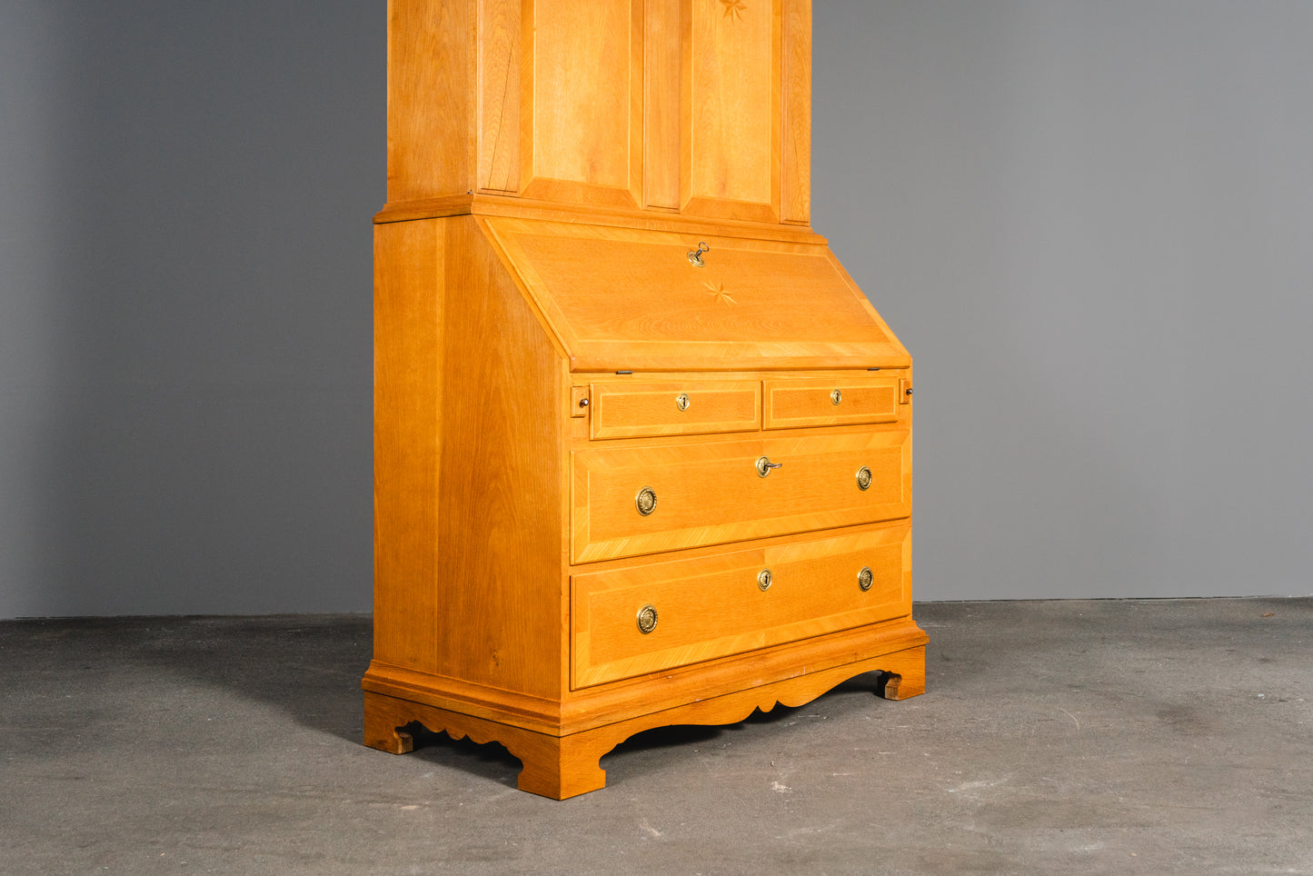 Schöner Schrägklappen-Aufsatzsekretär, 2.Hälfte des 20.Jahrhunderts - Sekretär Aufsatzsekretär Kommode Anrichte Schrank Buffet Alt Antik MÖBLINGER