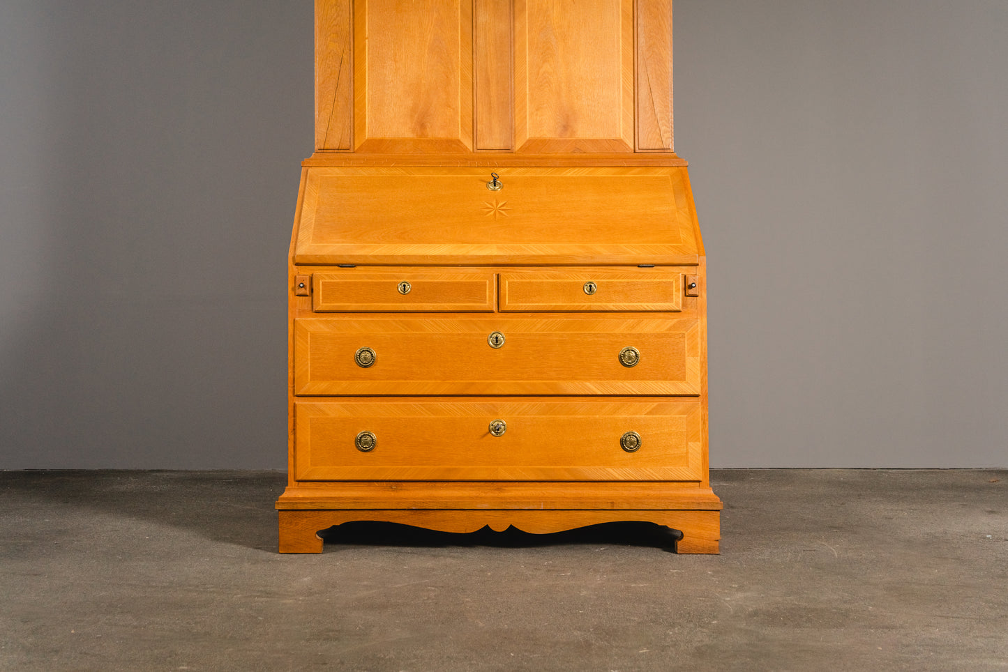 Schöner Schrägklappen-Aufsatzsekretär, 2.Hälfte des 20.Jahrhunderts - Sekretär Aufsatzsekretär Kommode Anrichte Schrank Buffet Alt Antik MÖBLINGER